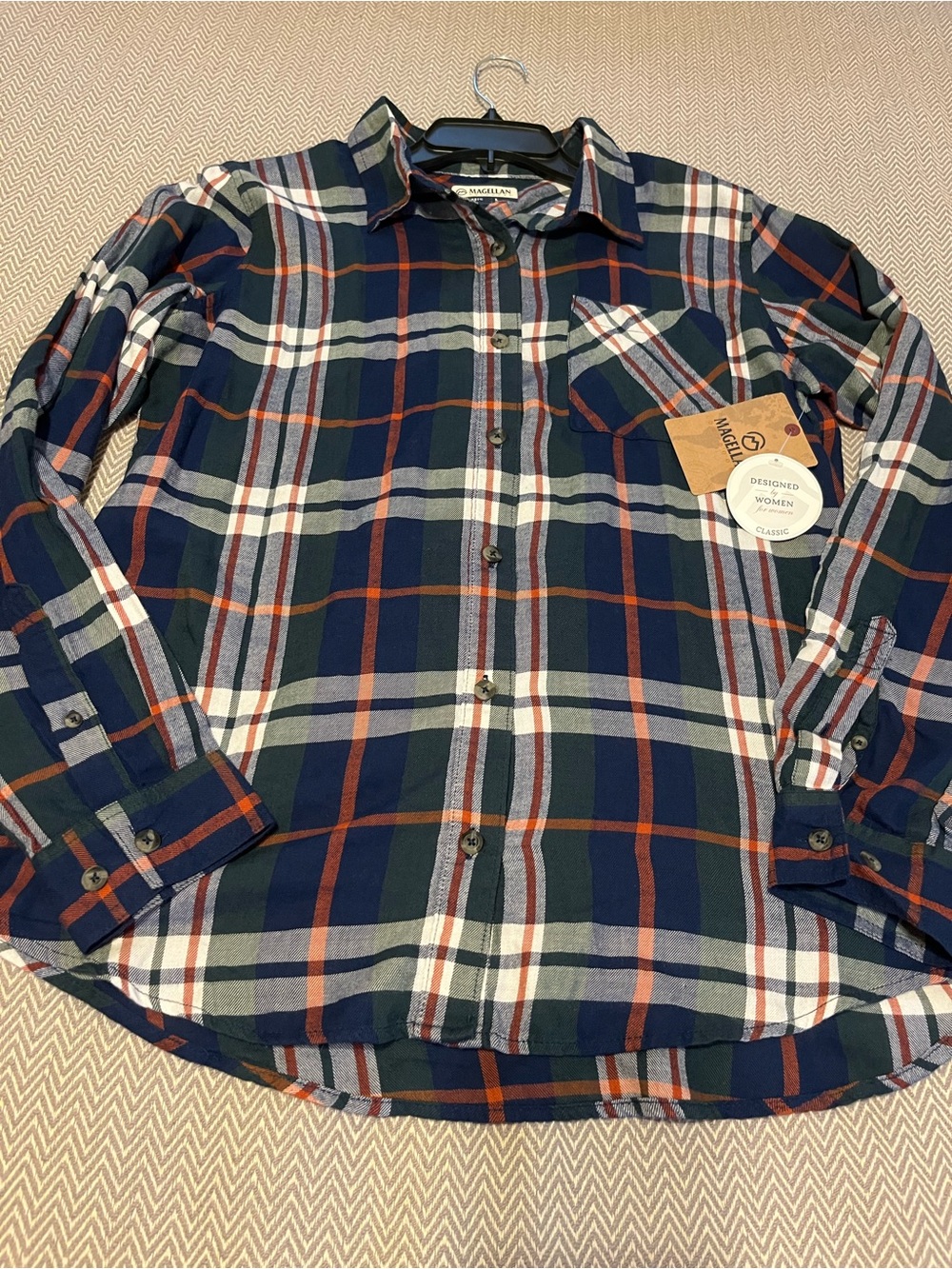 NWT! Women’s Magellan Outdoors Navy & Green Plaid Button-Up Flannel Shirt. Large
